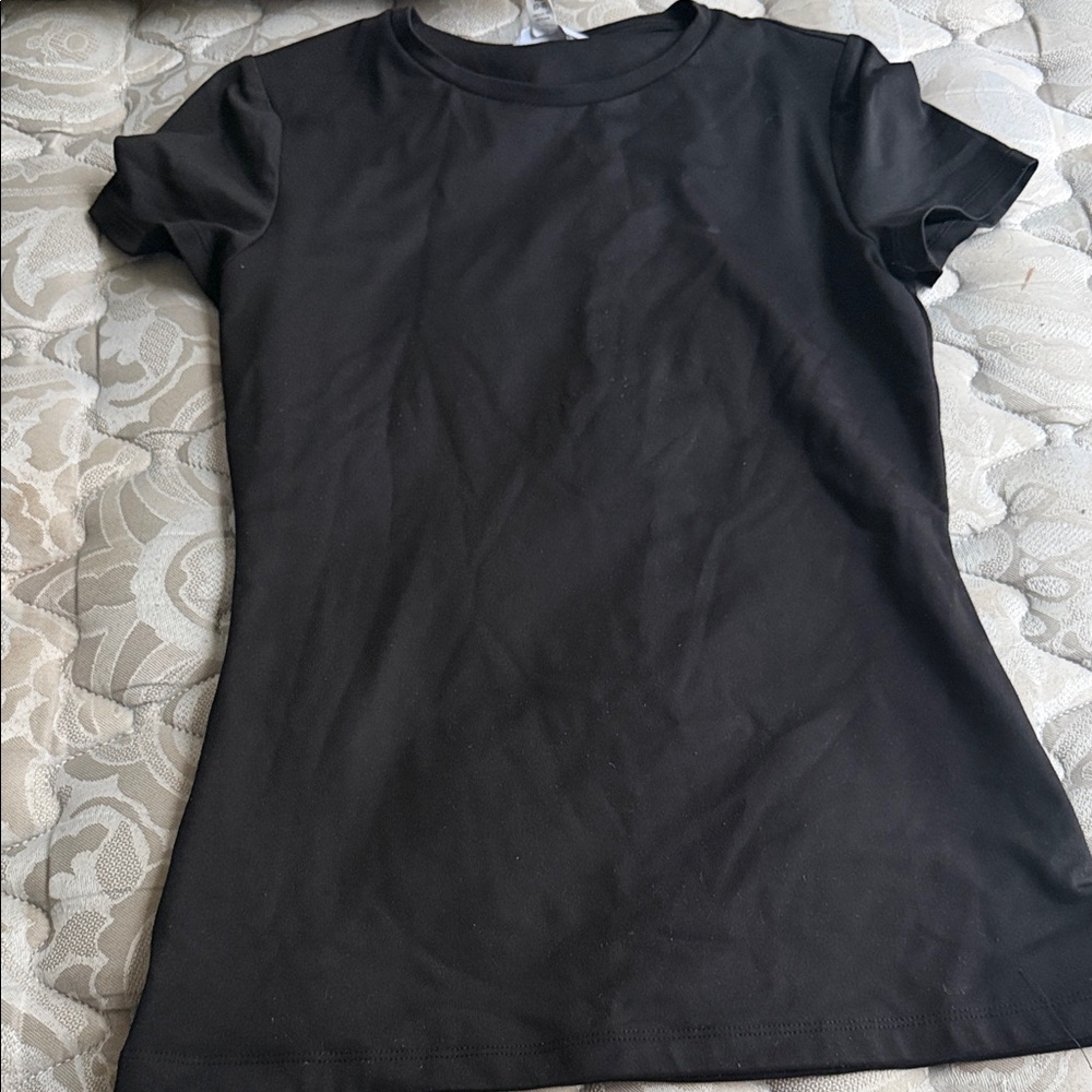 Time and Tru Black Short Sleeve Tee
